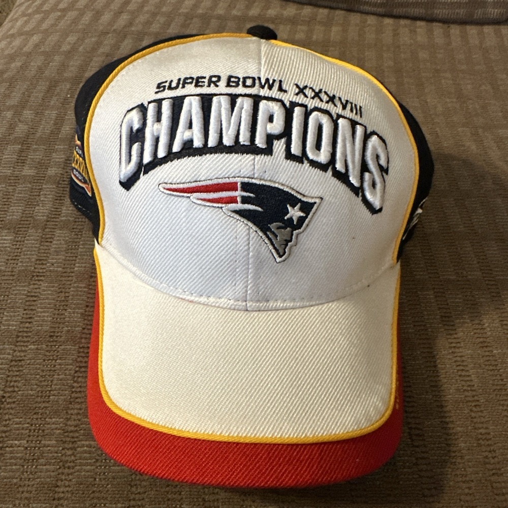 Reebok New England Patriots Super Bowl XXXVIII 38 Champion Locker Room Cap
